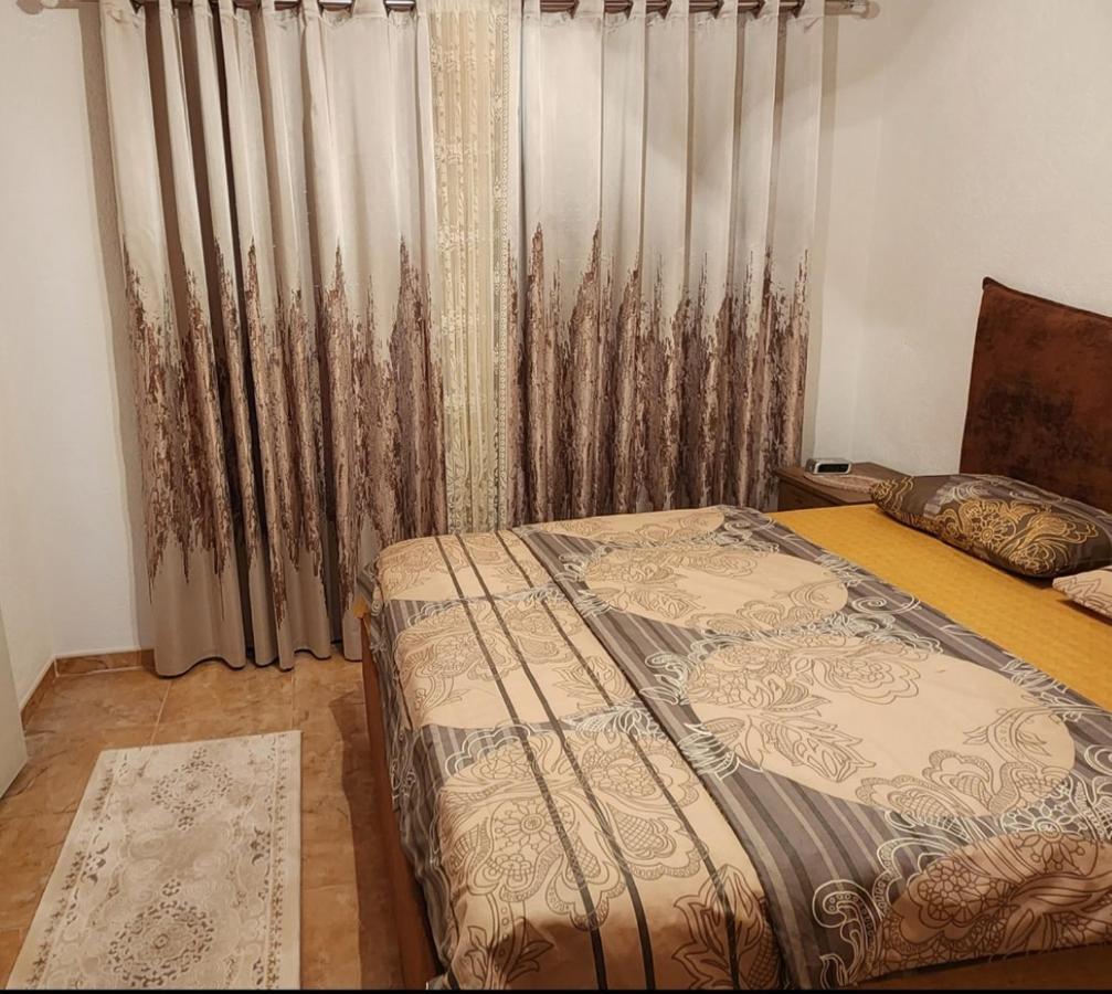 Apartments Ishmi In Center Of Ulcinj Quarto foto