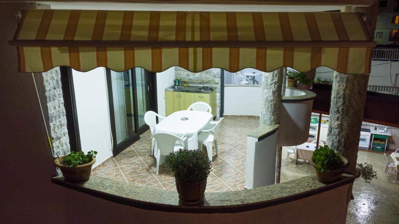 Apartments Ishmi In Center Of Ulcinj Quarto foto
