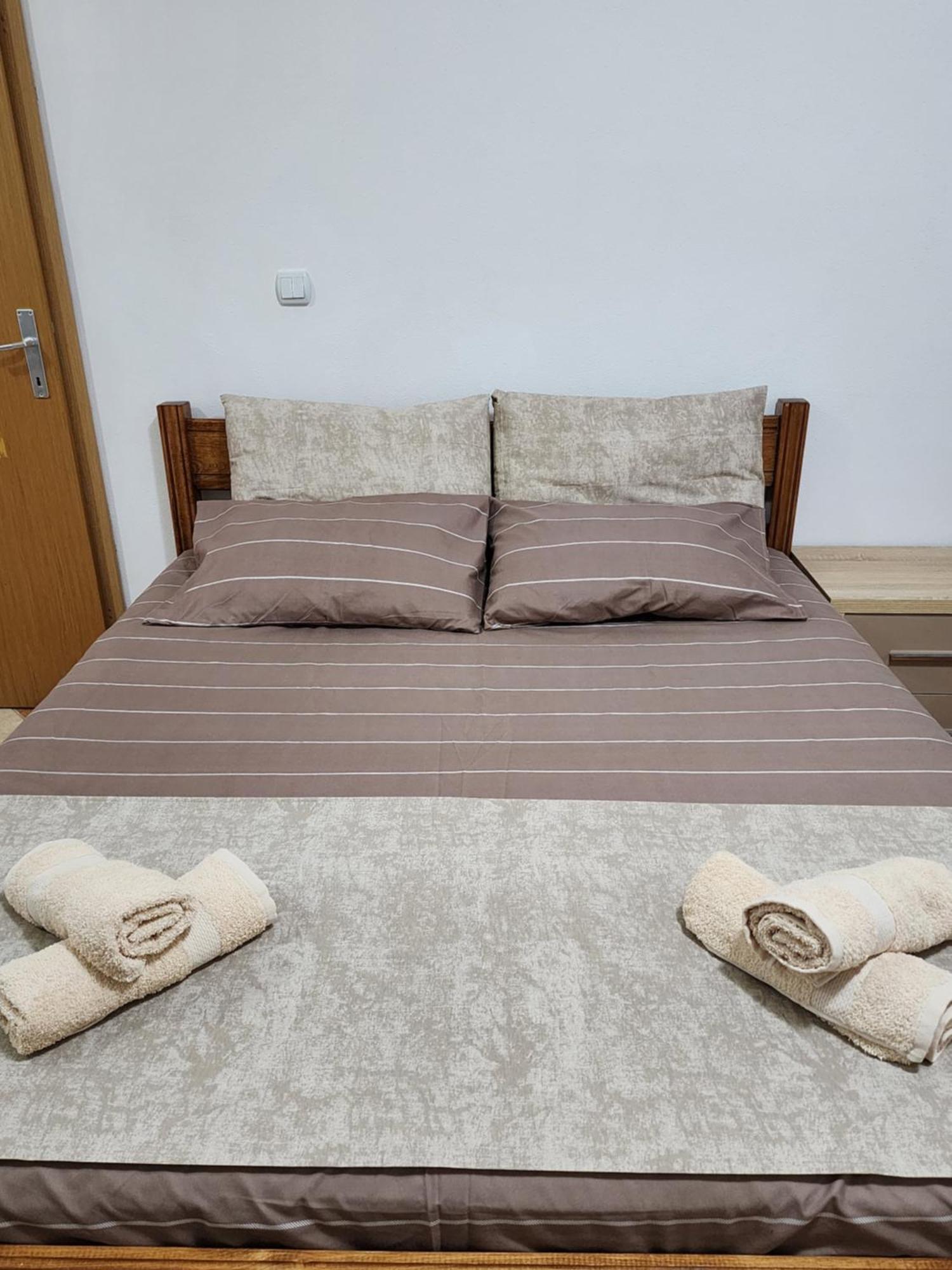 Apartments Ishmi In Center Of Ulcinj Quarto foto