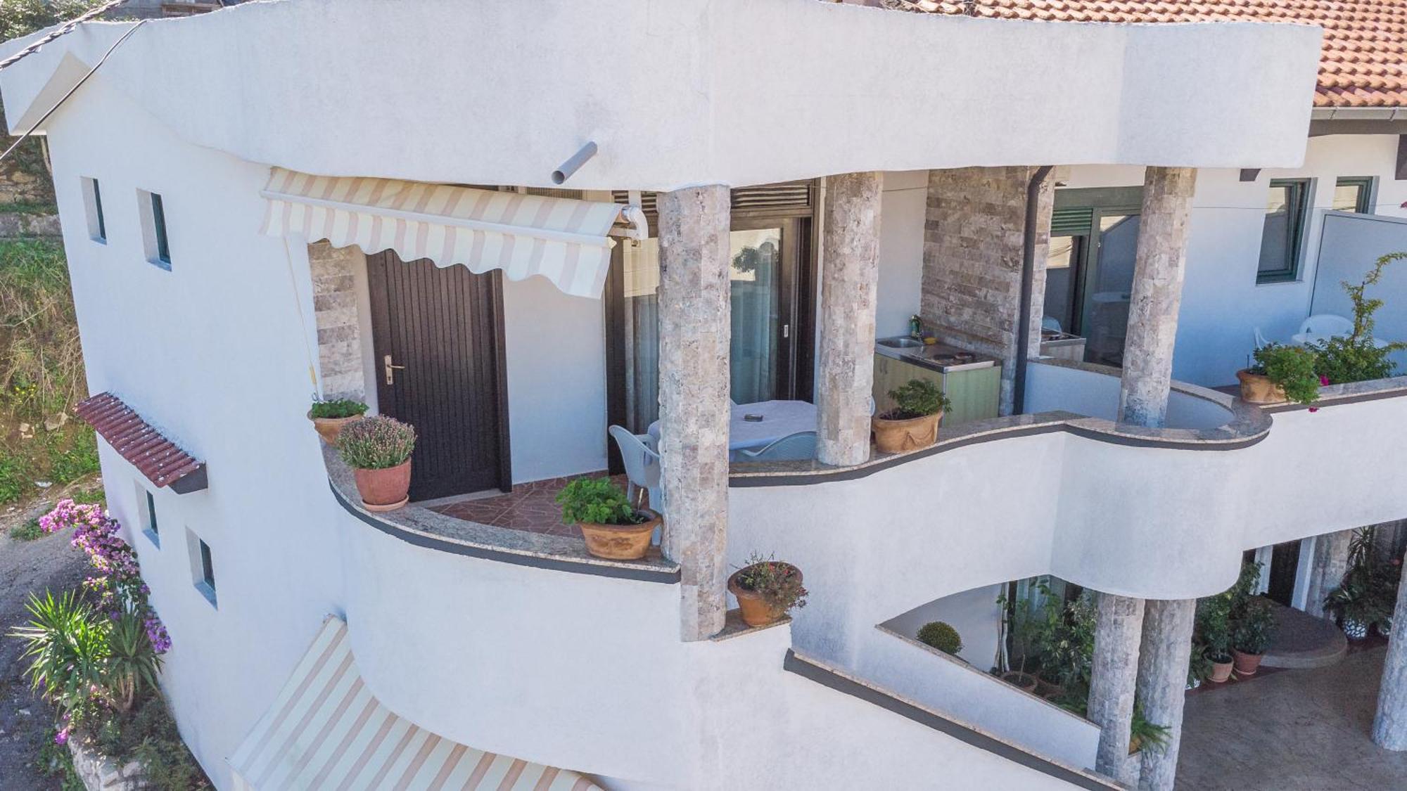 Apartments Ishmi In Center Of Ulcinj Quarto foto