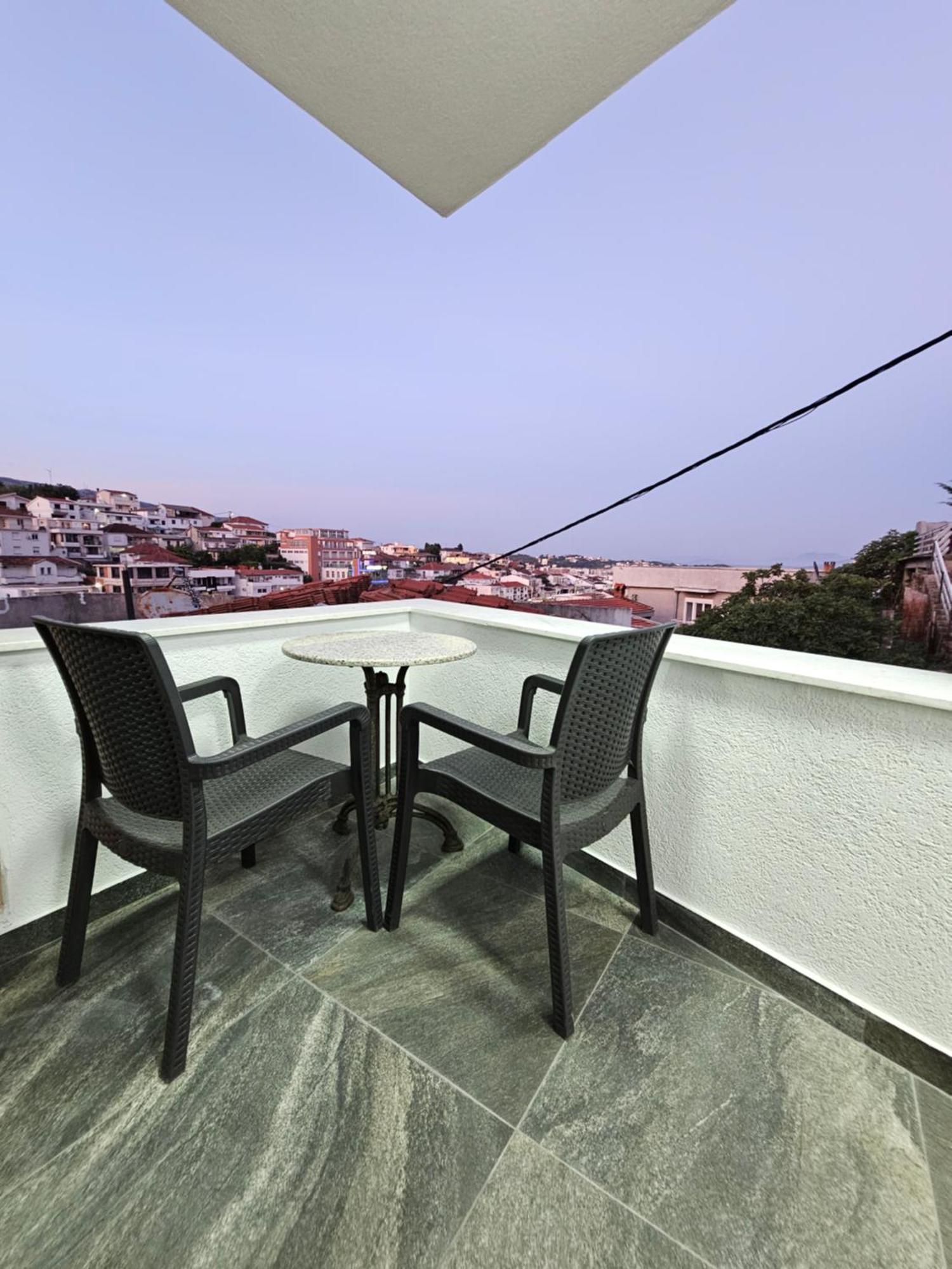 Apartments Ishmi In Center Of Ulcinj Exterior foto